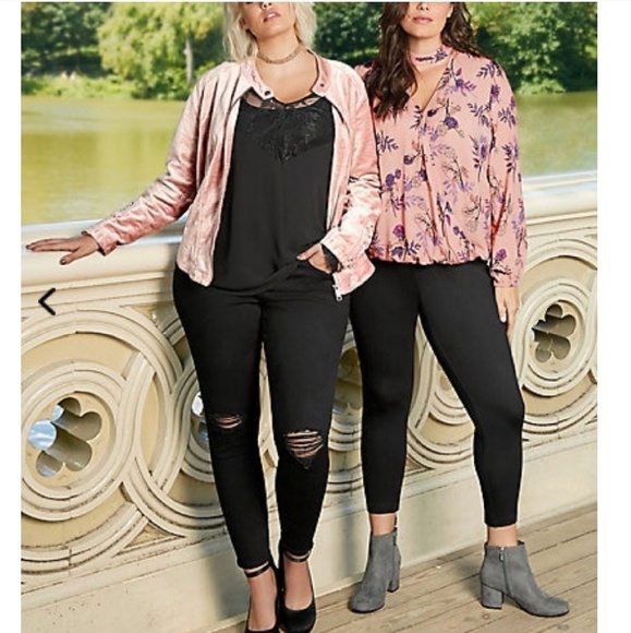 Torrid mock-neck top - Picture 2 of 3